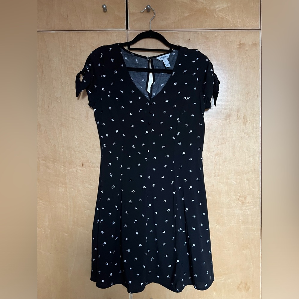 Black Dress with White Flowers | Arizona Jean Company | Size M